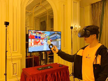 VR头盔游戏
